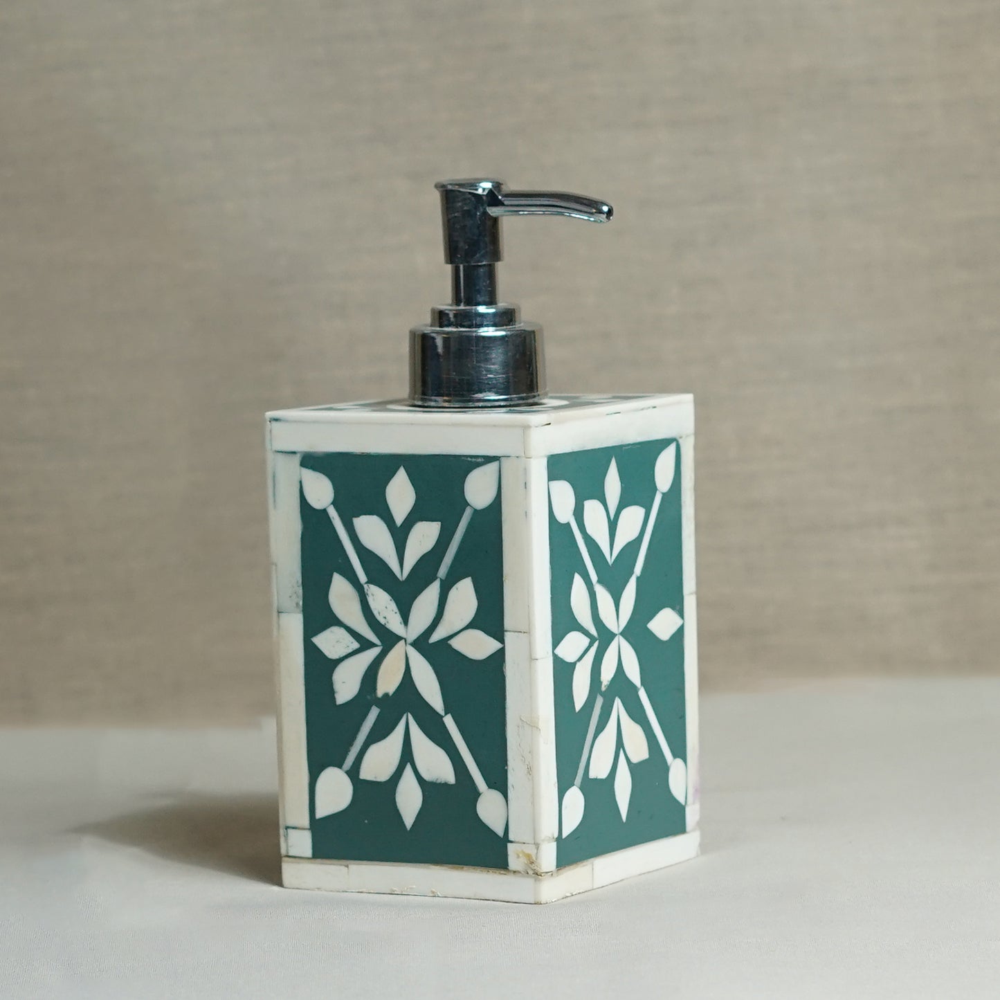 BONEINLE FLORAL SOAP DISPENSER