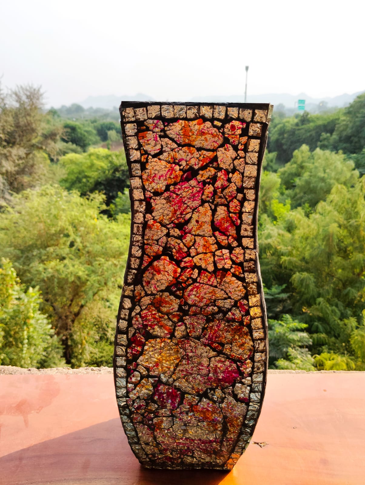 RADIANT MOSAIC CURVED VASE